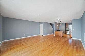 58 Park Dr in Mt Kisco, NY - Building Photo - Building Photo
