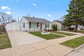 2515 E Crescent St in Racine, WI - Building Photo - Building Photo