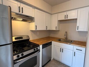 29 Thomas Rd in Aston, PA - Building Photo - Building Photo
