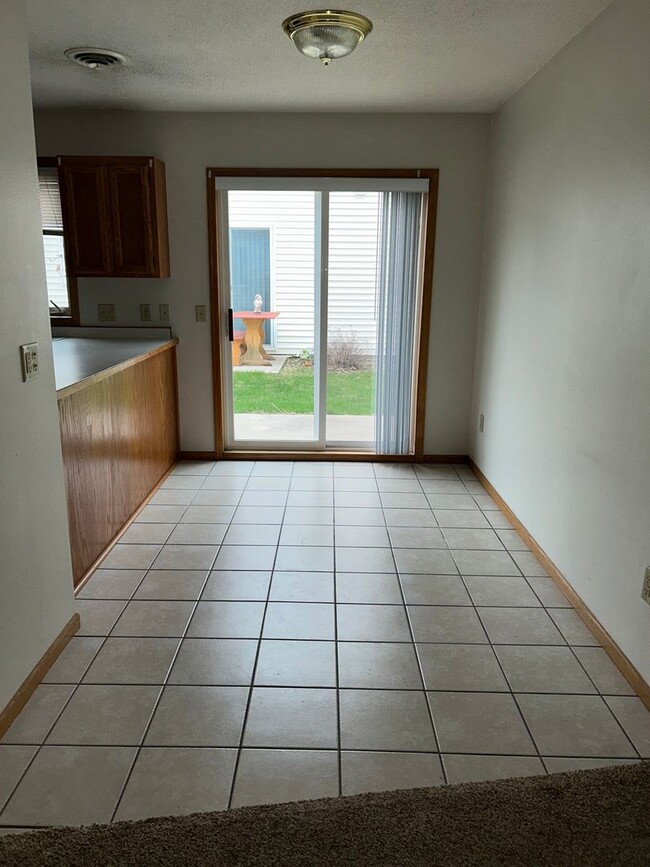 808 Francis St in Faribault, MN - Building Photo - Building Photo