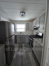 99 W Beverly Ave in Pontiac, MI - Building Photo - Building Photo
