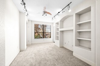 2600 Hillsboro Pike in Nashville, TN - Foto de edificio - Building Photo