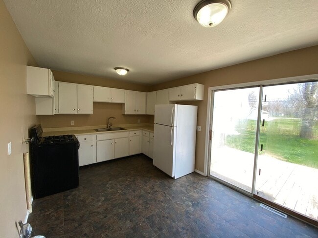 712 9th St in Colona, IL - Building Photo - Building Photo