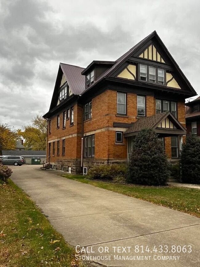 property at 422 W 10th St