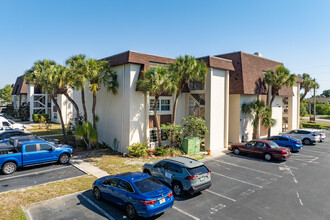 Covington Court in St. Petersburg, FL - Building Photo - Building Photo