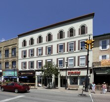 82 Dunlop St E in Barrie, ON - Building Photo