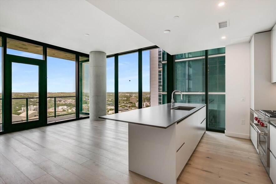 610 Davis St, Unit 2705 in Austin, TX - Building Photo