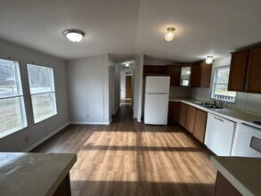 1118 Griffin Rd in Allenhurst, GA - Building Photo - Building Photo