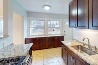 4131 Burton Dr in Stow, OH - Building Photo - Building Photo