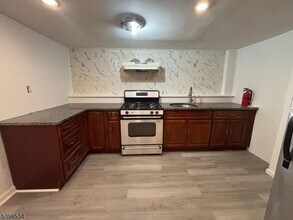 540 Marshall St in Elizabeth, NJ - Building Photo - Building Photo