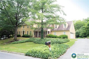 1528 Wethersfield Dr in Allentown, PA - Building Photo