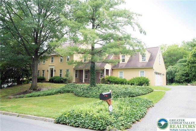 property at 1528 Wethersfield Dr