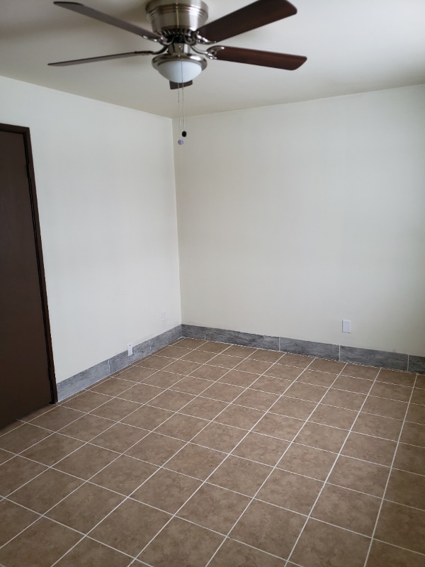 8835 N Swan Rd in Milwaukee, WI - Building Photo - Building Photo