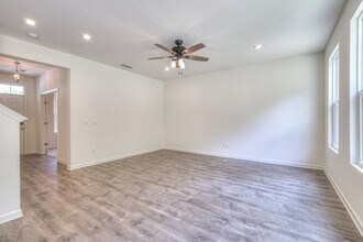 523 Montrose Dr in Mount Juliet, TN - Foto de edificio - Building Photo