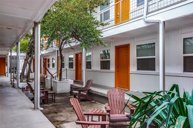 4927 San Jacinto St in Dallas, TX - Foto de edificio - Building Photo