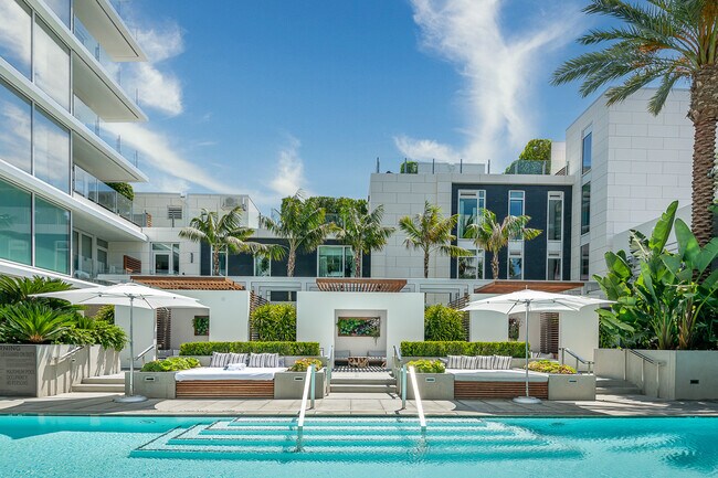 9000 W 3rd St in Los Angeles, CA - Building Photo - Building Photo