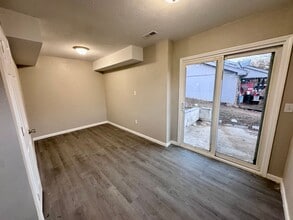 228 SE 121st Rd in Warrensburg, MO - Foto de edificio - Building Photo