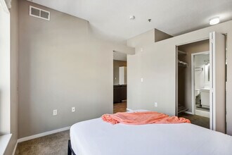 225 Portland Ave in Minneapolis, MN - Building Photo - Building Photo
