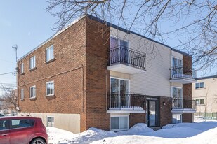 2260 Vallières Rue in Laval, QC - Building Photo
