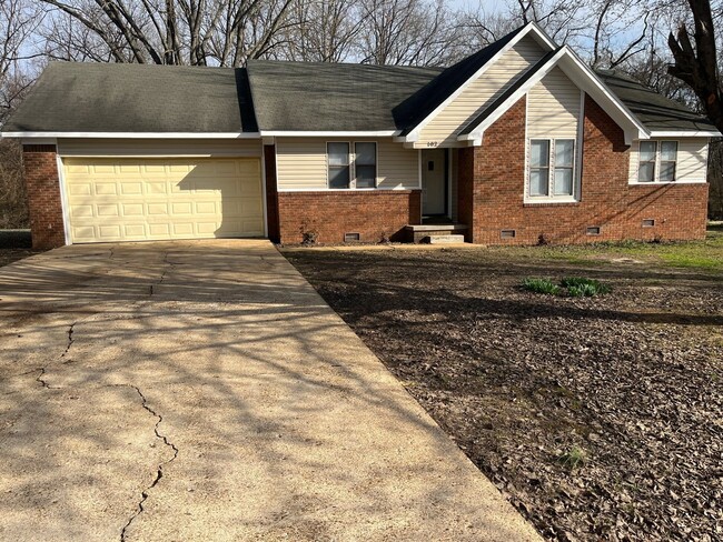 property at 102 Commanche Trl