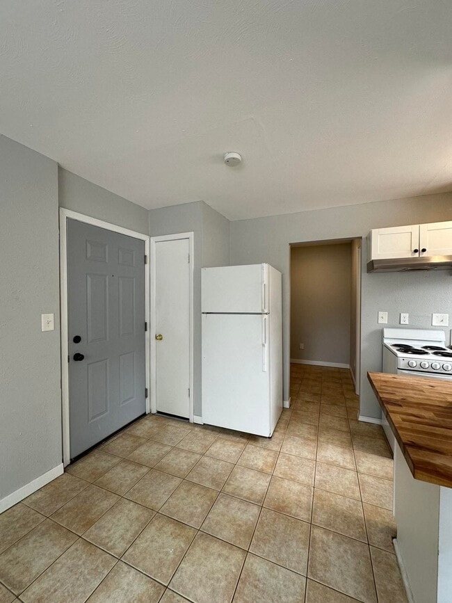 property at 1212 E St