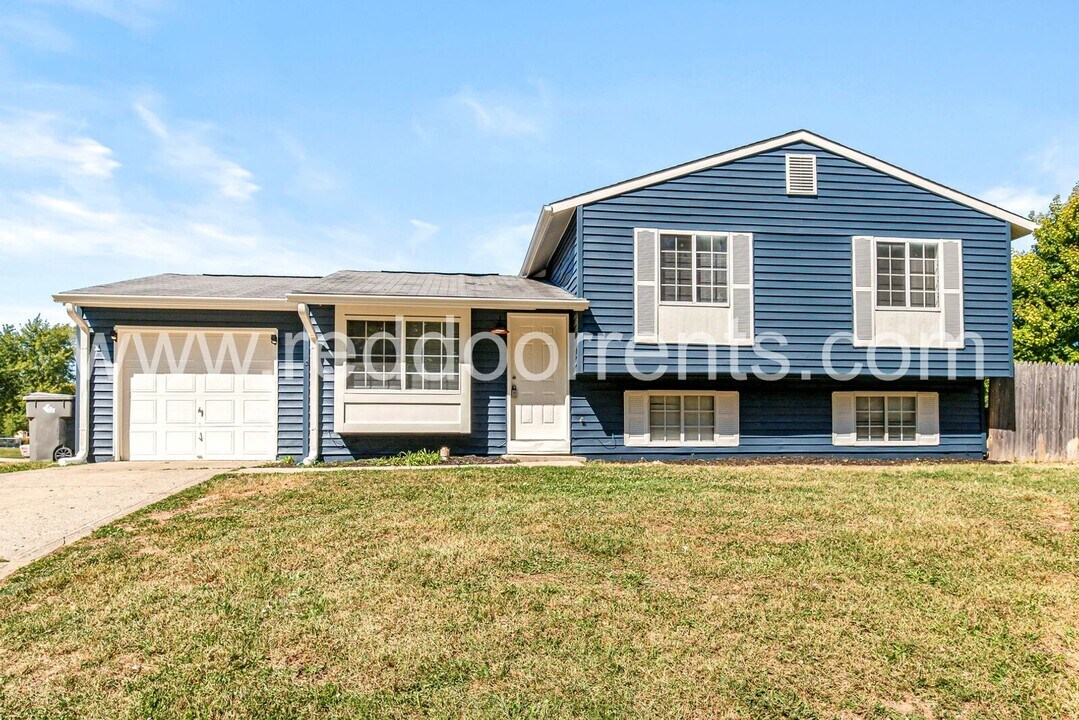 5904 Beau Jardin Dr in Indianapolis, IN - Building Photo