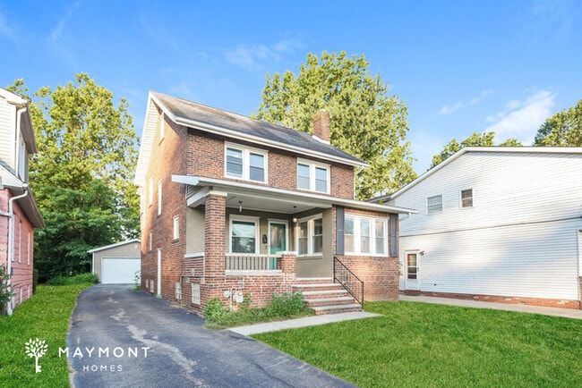 1720 E 298th St in Wickliffe, OH - Foto de edificio - Building Photo