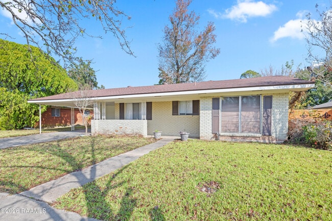 property at 207 Ashwood Dr