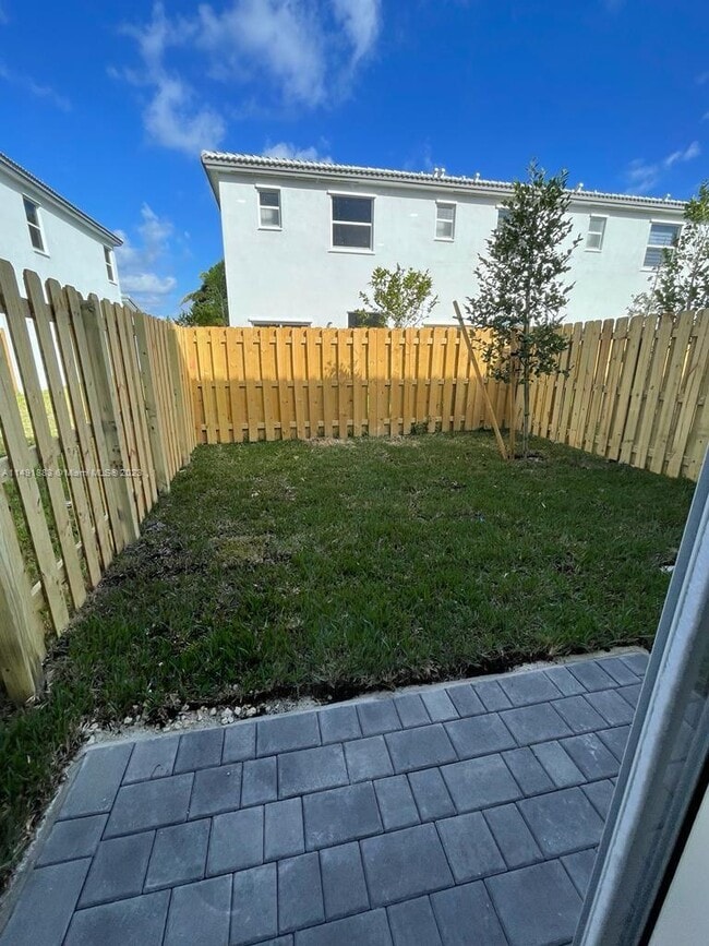 16283 SW 292nd St in Homestead, FL - Foto de edificio - Building Photo