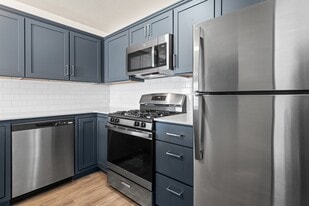 Meadow Springs Apartments in Holland, MI - Building Photo