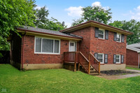 1717 Birchbark Ln in Jeffersonville, IN - Foto de edificio - Building Photo