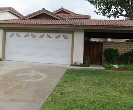 15916 Rosehaven Ln in Santa Clarita, CA - Building Photo - Building Photo