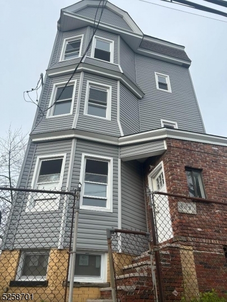 519 S 15th St in Newark, NJ - Building Photo