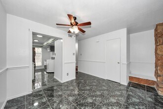 7954 Grove Ridge Dr in Houston, TX - Building Photo - Building Photo