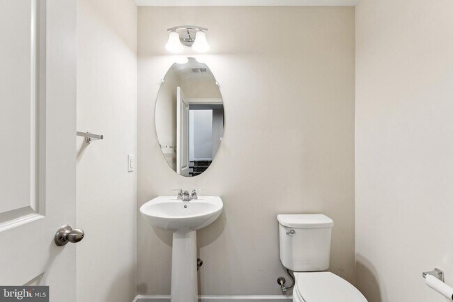 43422 Robey Sq in Ashburn, VA - Building Photo - Building Photo