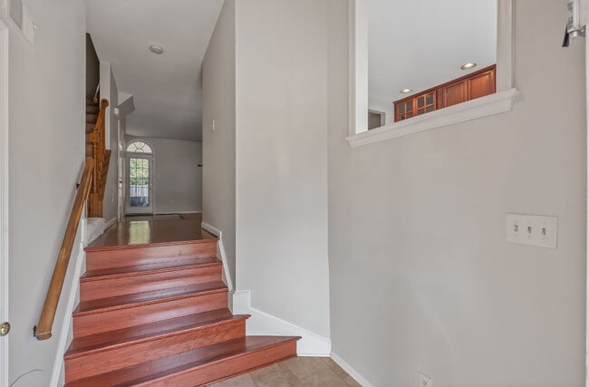 7385 Hidden Knolls Ct in Springfield, VA - Building Photo - Building Photo