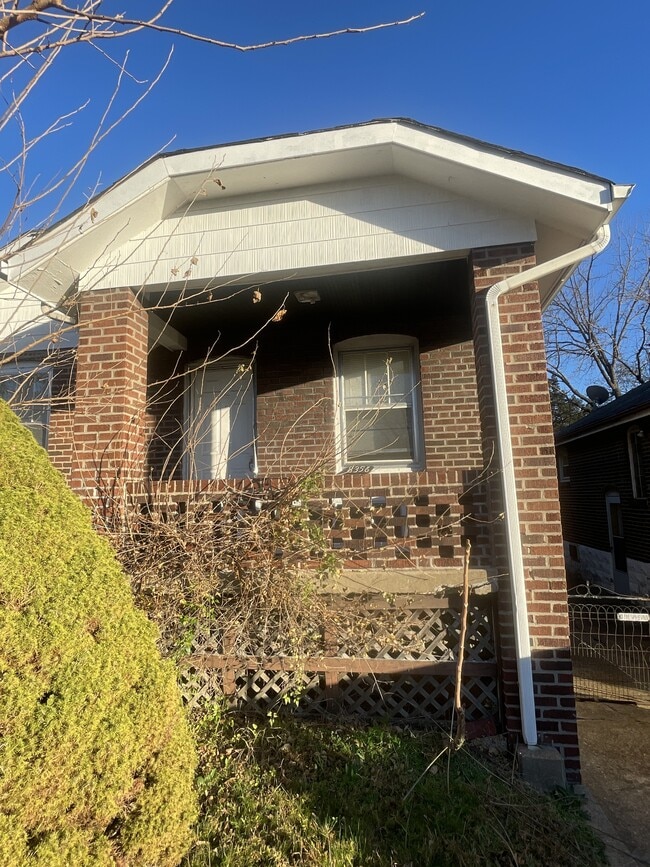 property at 8356 Strathmore Pl