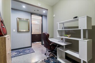 1510 Demonbreun St, Unit 706 in Nashville, TN - Building Photo - Building Photo