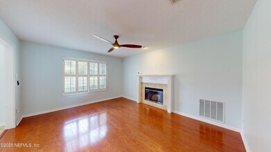 1142 Westwood Dr in Jacksonville, FL - Foto de edificio - Building Photo