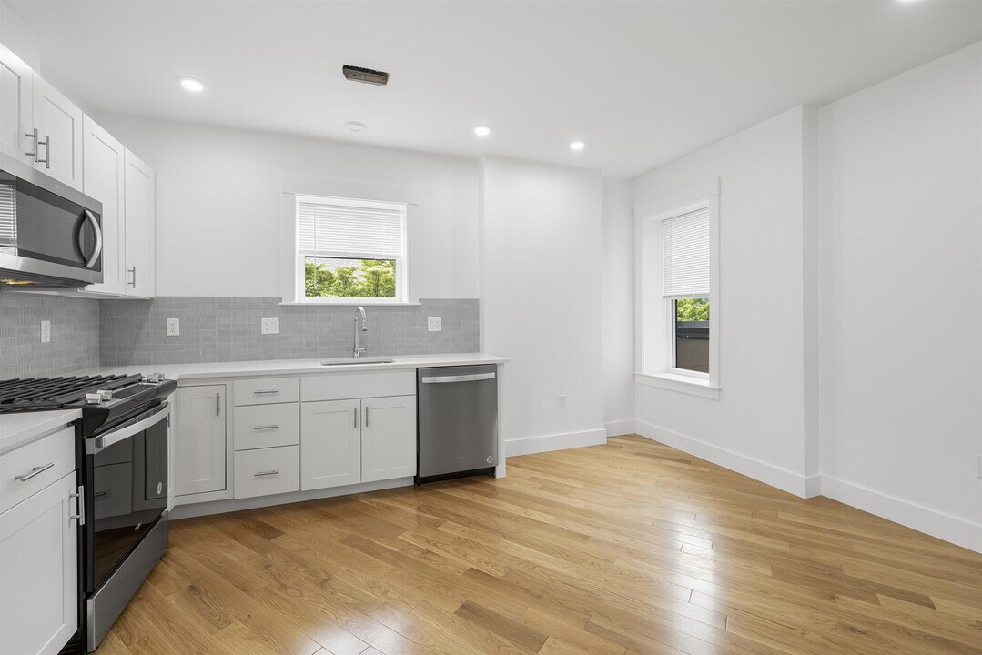 386 Columbia St, Unit 2 in Cambridge, MA - Foto de edificio