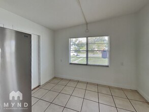 7563 Meadowlawn Dr N in St. Petersburg, FL - Building Photo - Building Photo