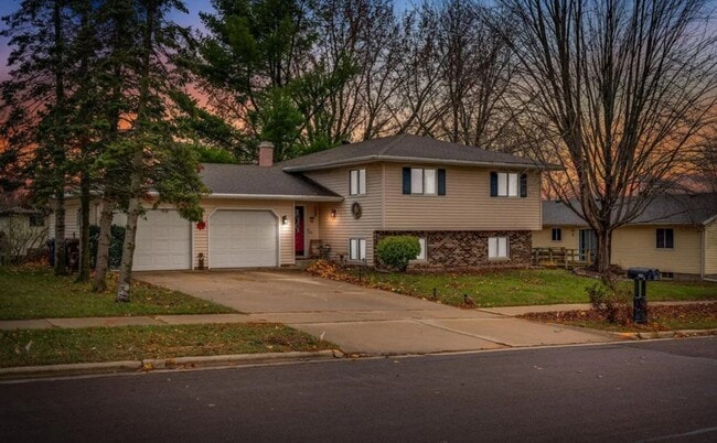 property at 606 Vilas St