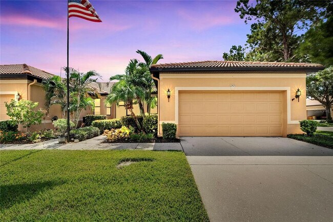 242 Shell Falls Dr in Apollo Beach, FL - Building Photo - Building Photo