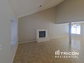 949 Clipper Dr in Henderson, NV - Building Photo - Building Photo