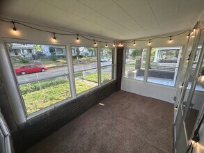 1525 11th Ave in Moline, IL - Foto de edificio - Building Photo