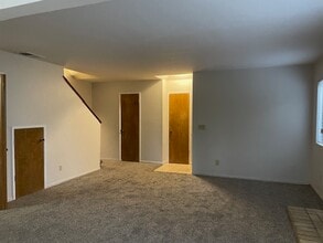 49400 River Park Rd in Oakhurst, CA - Building Photo - Building Photo