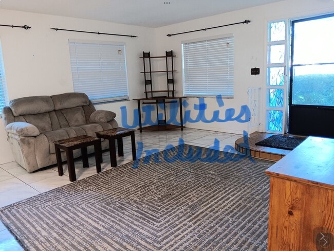 137 White St