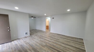 Sunshine Manor Apartments in El Cajon, CA - Foto de edificio - Building Photo