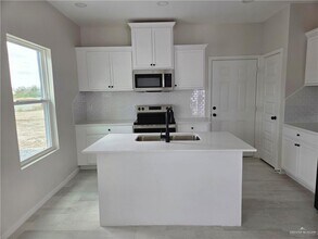 13 E Royal Palm Dr in Mercedes, TX - Building Photo - Building Photo