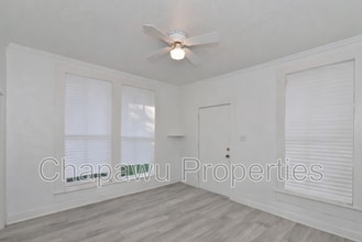 113 S Olive St in San Antonio, TX - Building Photo - Building Photo